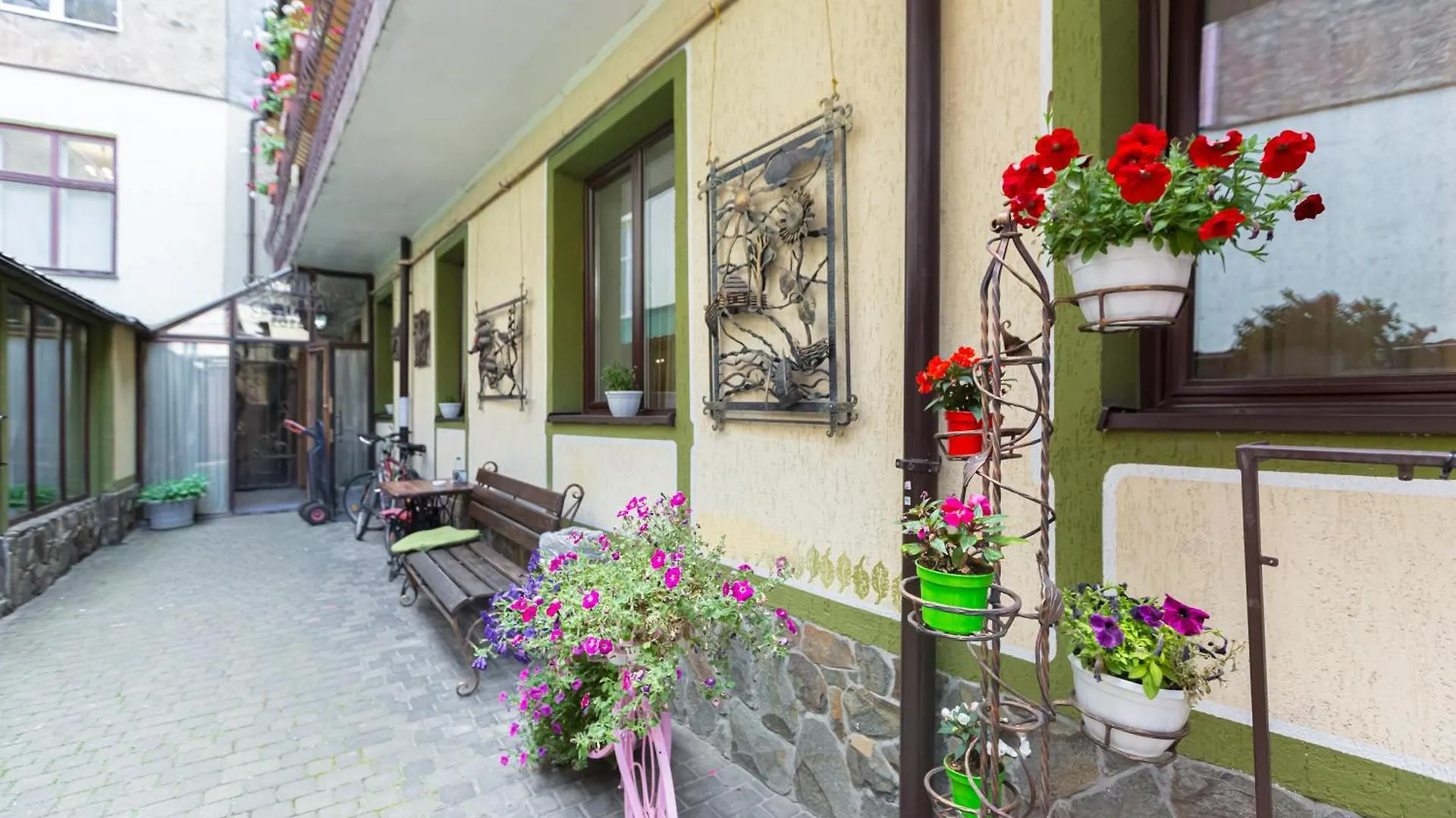 Hotel Staryi Krakiv Lemberg