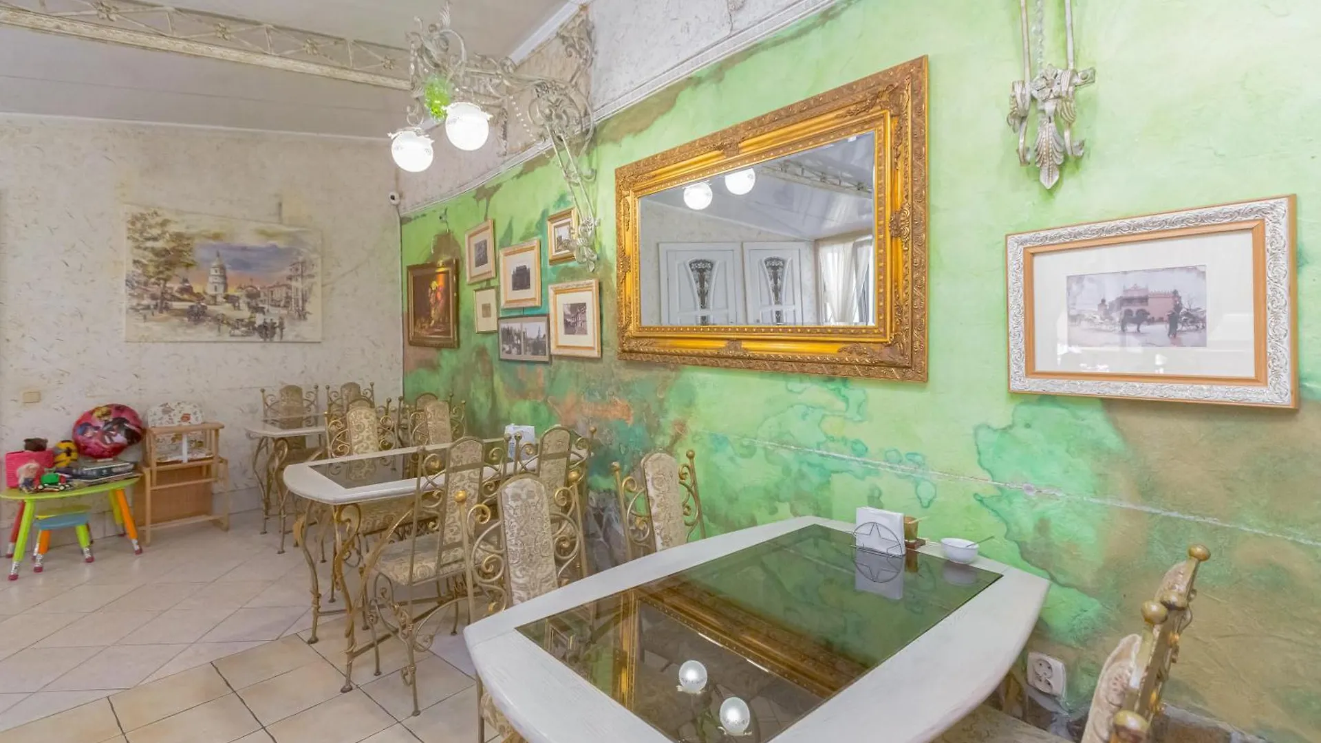 Hotel Staryi Krakiv Lemberg