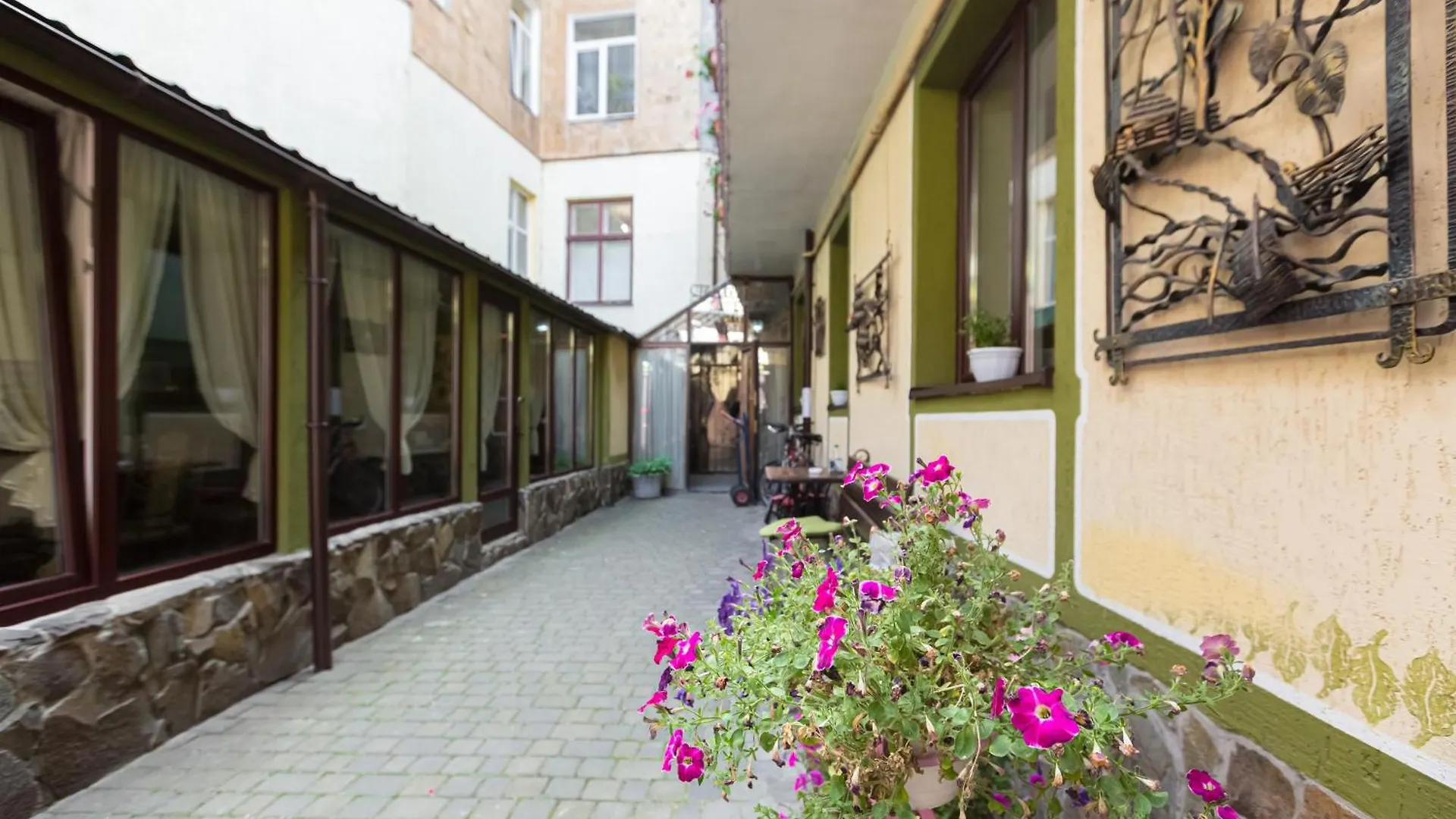 Hotel Staryi Krakiv Leopoli 4*,  Ucraina